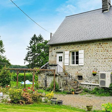 Awesome Home In Saint-Sever-Calvados With Kitchen מראה חיצוני תמונה